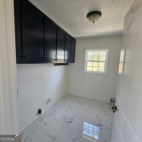 1390 White Oak Street SE, Conyers, GA 30013