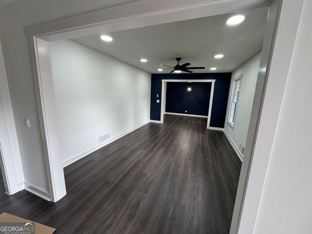 1390 White Oak Street SE, Conyers, GA 30013