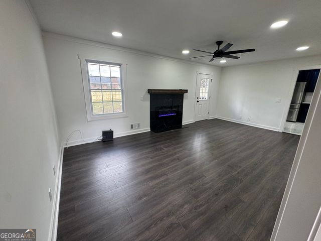 1390 White Oak Street SE, Conyers, GA 30013