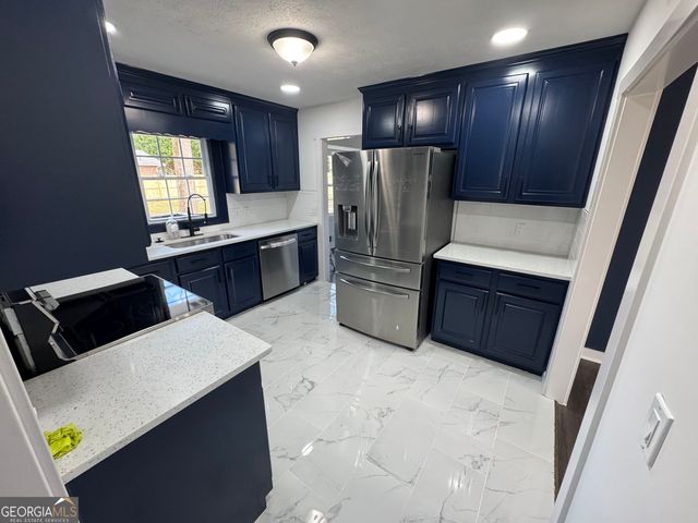 1390 White Oak Street SE, Conyers, GA 30013