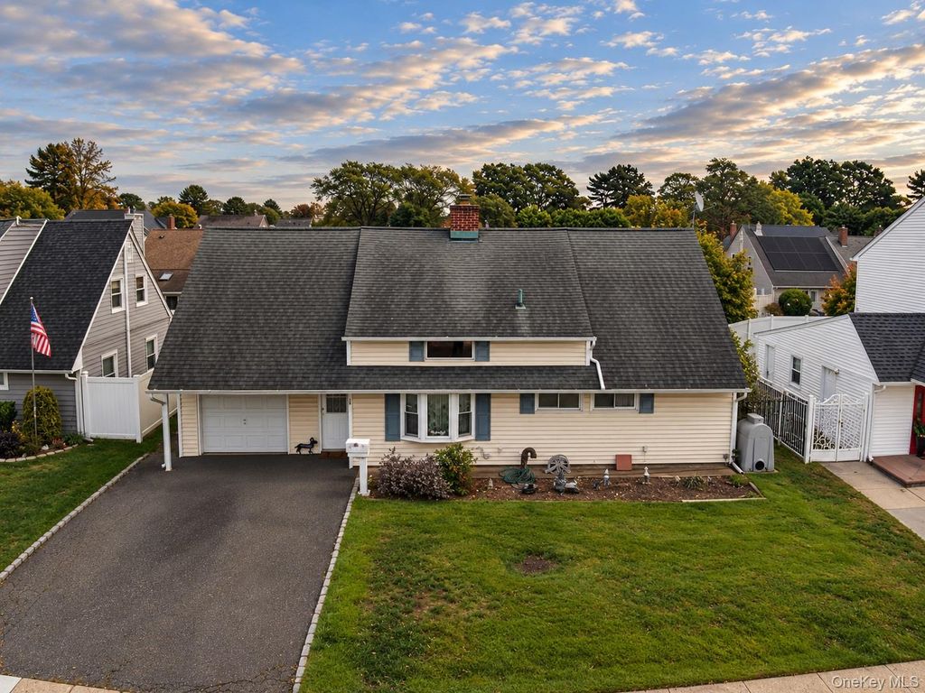 158 Bloomingdale Road, Levittown, NY 11756 — photo 2