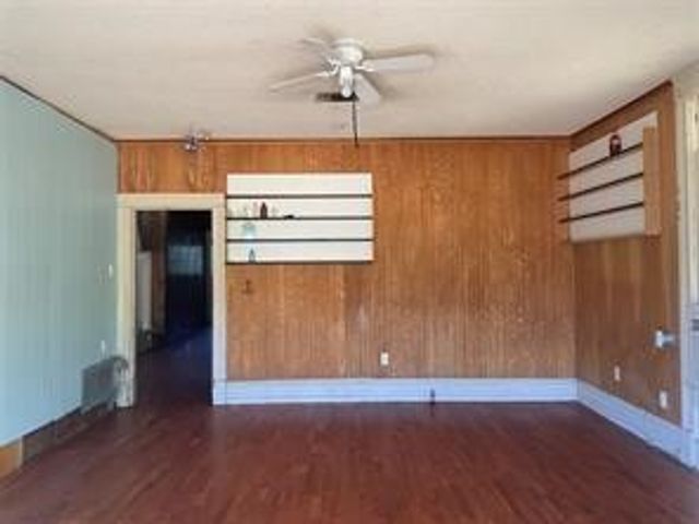 401 S Gardner Street, Whitewright, TX 75491