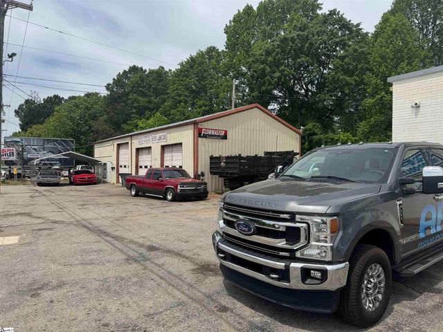 1609 E Main Street, Easley, SC 29640