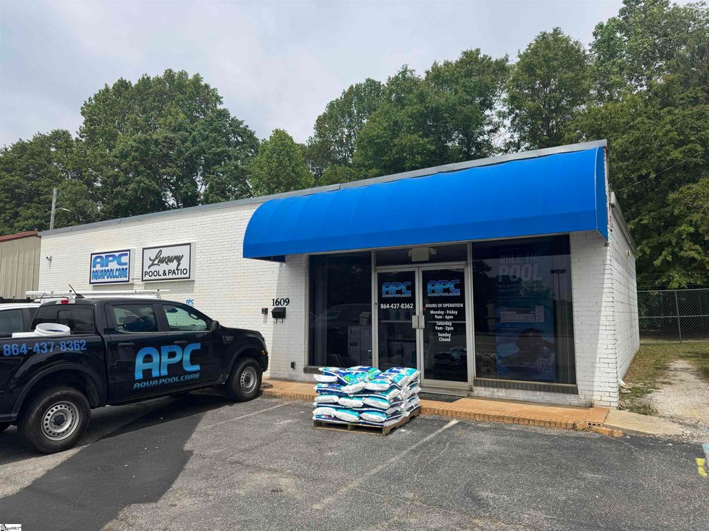 1609 E Main Street, Easley, SC 29640