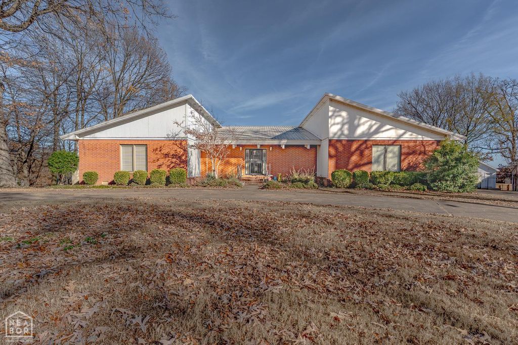 2806 Harrisburg Rd, Jonesboro, AR 72401