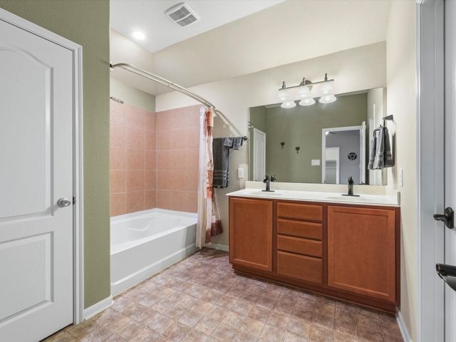 16551 Winthrop Bend Drive, Houston, TX 77084
