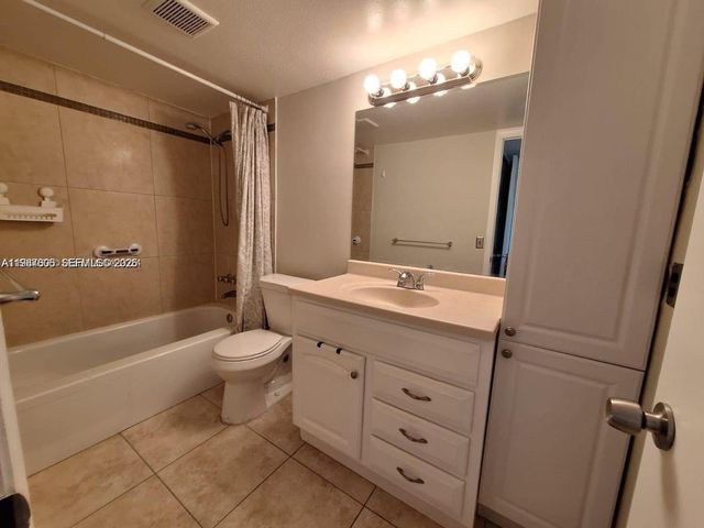 6700 Cypress Road 409, Plantation, FL 33317