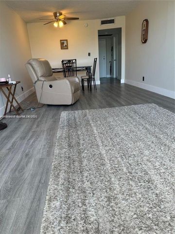 6700 Cypress Road 409, Plantation, FL 33317