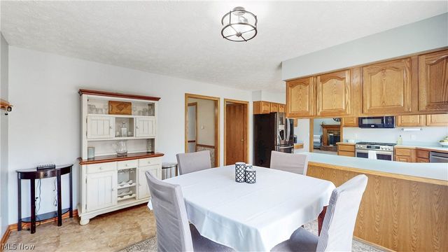 876 Jennifer Trail, Tallmadge, OH 44278