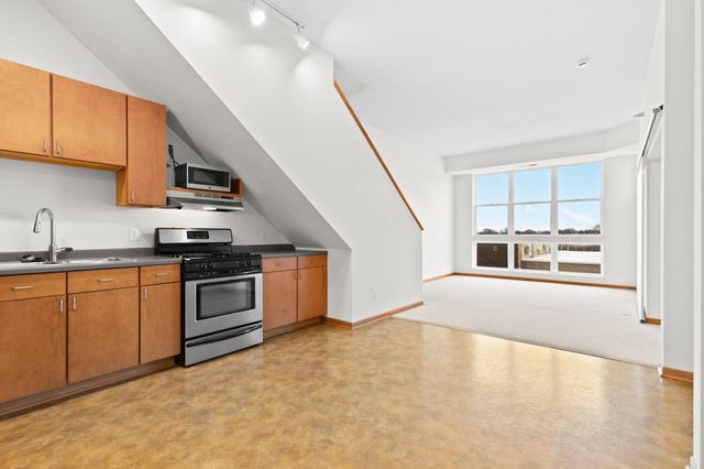 2650 University Avenue W 311, Saint Paul, MN 55114