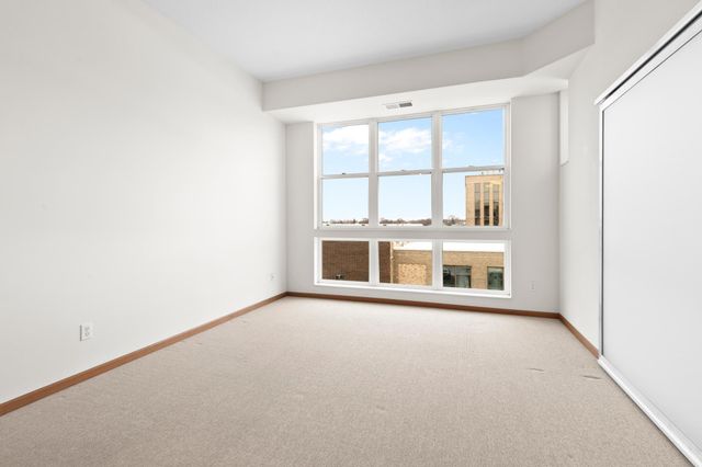 2650 University Avenue W 311, Saint Paul, MN 55114