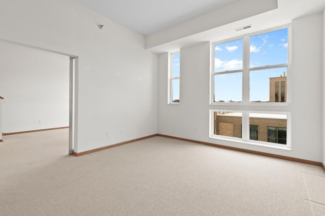 2650 University Avenue W 311, Saint Paul, MN 55114