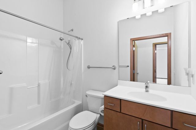 2650 University Avenue W 311, Saint Paul, MN 55114