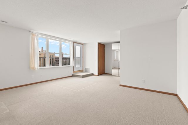 2650 University Avenue W 311, Saint Paul, MN 55114