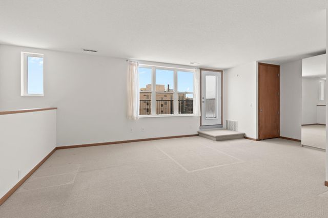 2650 University Avenue W 311, Saint Paul, MN 55114