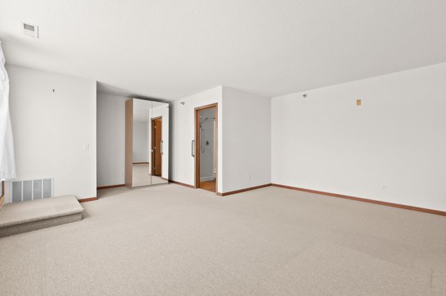 2650 University Avenue W 311, Saint Paul, MN 55114