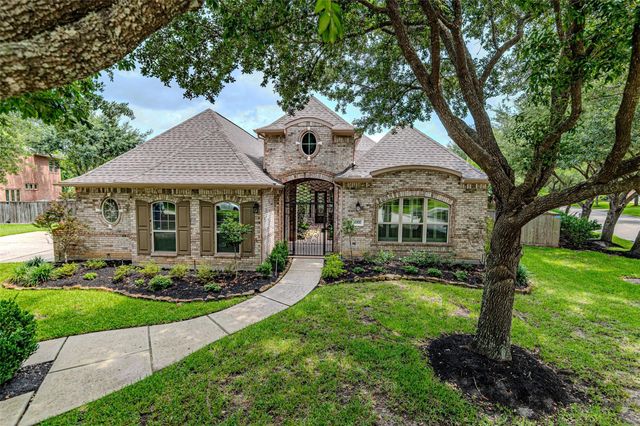 1302 Majestic Pines Court, Houston, TX 77345
