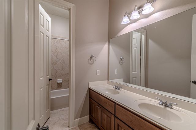 1302 Majestic Pines Court, Houston, TX 77345