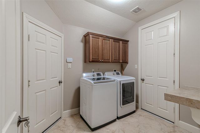 1302 Majestic Pines Court, Houston, TX 77345