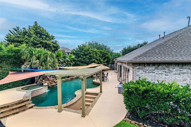 1302 Majestic Pines Court, Houston, TX 77345