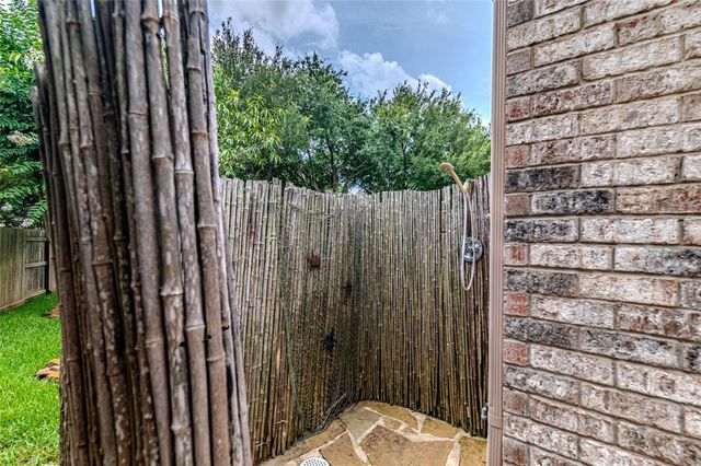 1302 Majestic Pines Court, Houston, TX 77345
