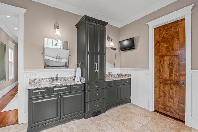 232 Waters Edge Drive, Lexington, SC 29072