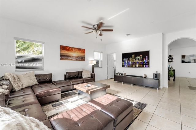 216 NE 36th Terrace, Homestead, FL 33033