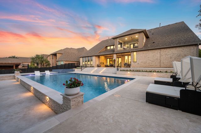 320 W Highland Street, Southlake, TX 76092