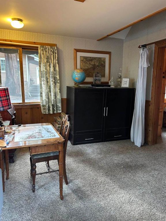 Image 4 of property listing at Address unavailable.