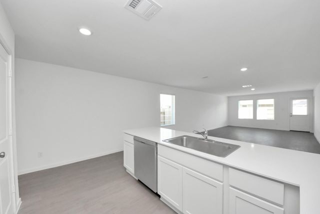 1031 Garnet Rain, Beasley, TX 77417