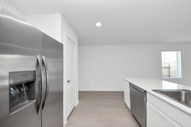 1031 Garnet Rain, Beasley, TX 77417