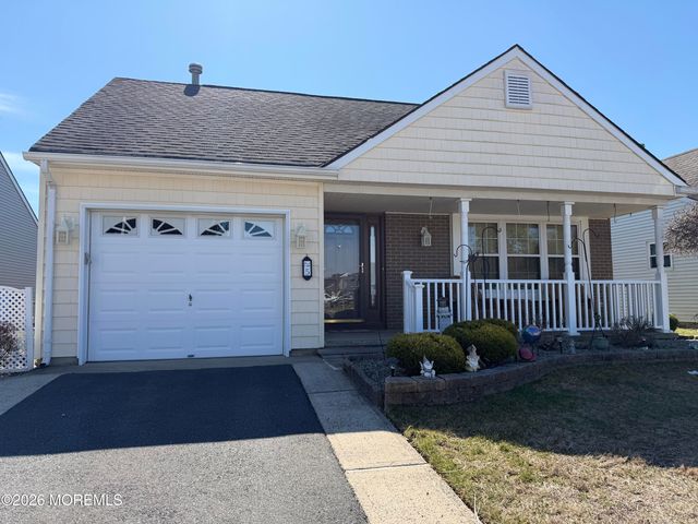 5 Prince Charles Drive, Toms River, NJ 08757