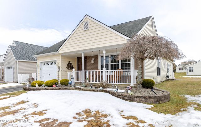 5 Prince Charles Drive, Toms River, NJ 08757