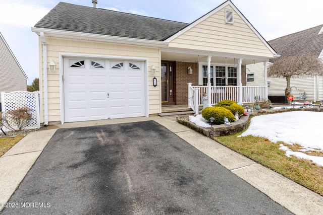 5 Prince Charles Drive, Toms River, NJ 08757