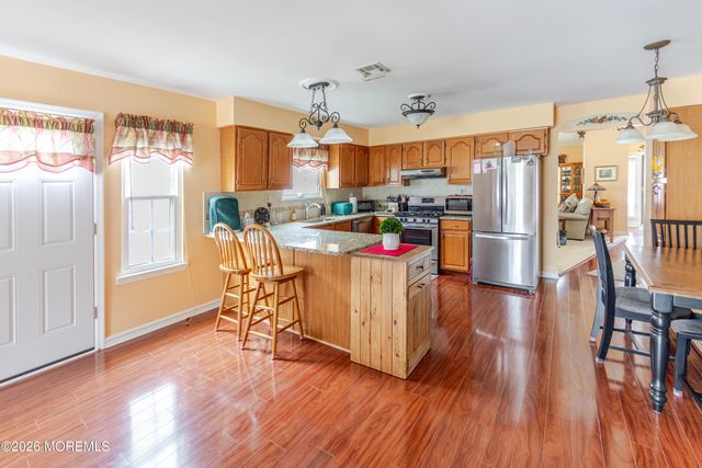 5 Prince Charles Drive, Toms River, NJ 08757