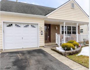 5 Prince Charles Drive, Toms River, NJ 08757