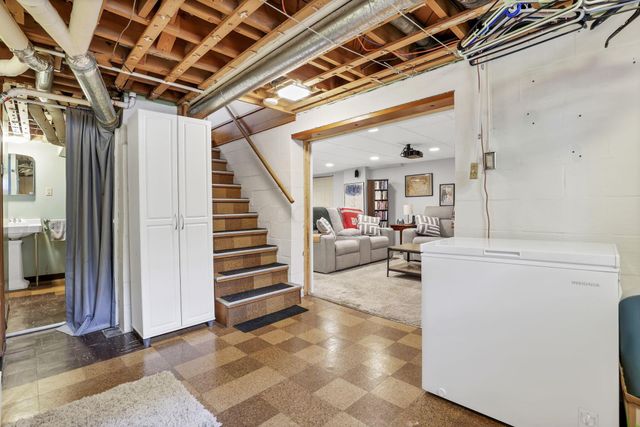 2673 Shrewsbury Road, Columbus, OH 43221
