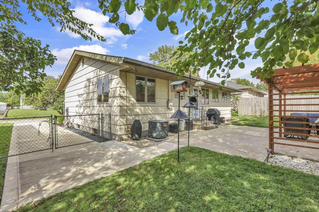 2673 Shrewsbury Road, Columbus, OH 43221