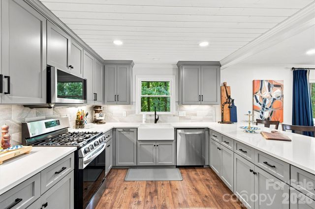 215 Pinehurst Lane, Newton, NC 28658