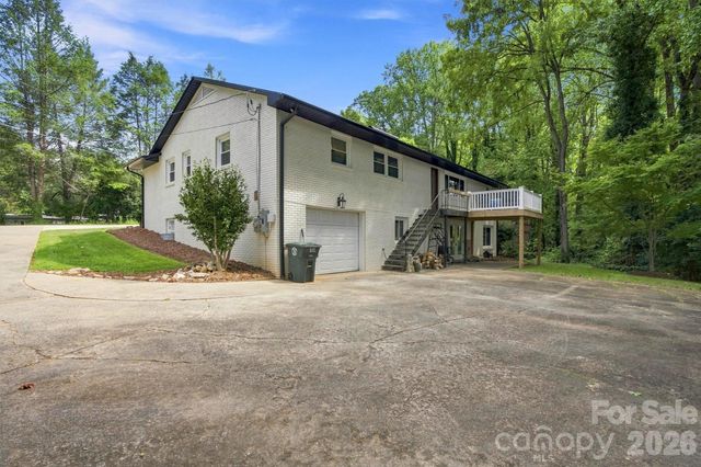 215 Pinehurst Lane, Newton, NC 28658