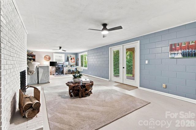 215 Pinehurst Lane, Newton, NC 28658