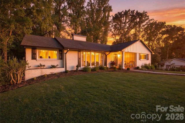 215 Pinehurst Lane, Newton, NC 28658
