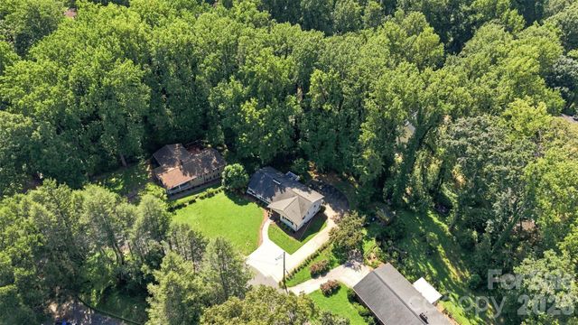 215 Pinehurst Lane, Newton, NC 28658