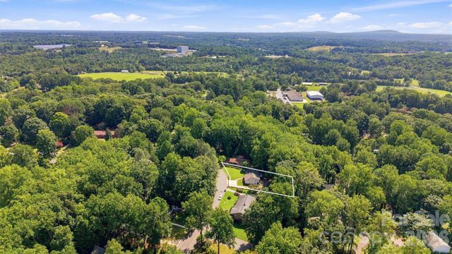 215 Pinehurst Lane, Newton, NC 28658
