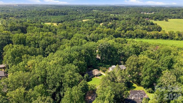 215 Pinehurst Lane, Newton, NC 28658
