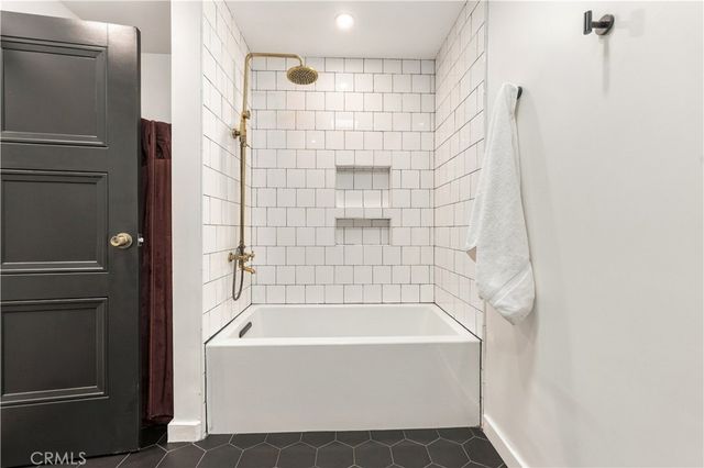 15207 Magnolia Boulevard 119, Sherman Oaks, CA 91403