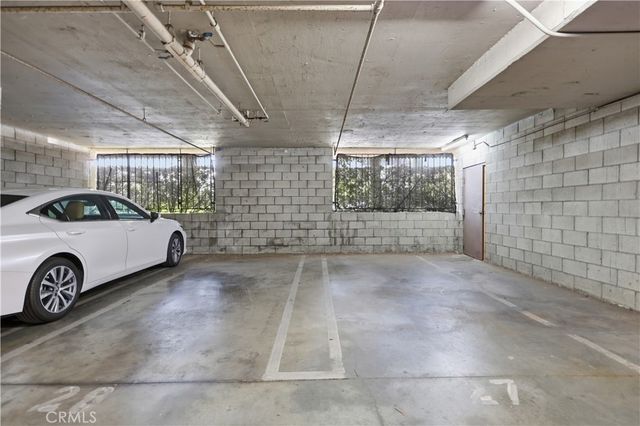 15207 Magnolia Boulevard 119, Sherman Oaks, CA 91403