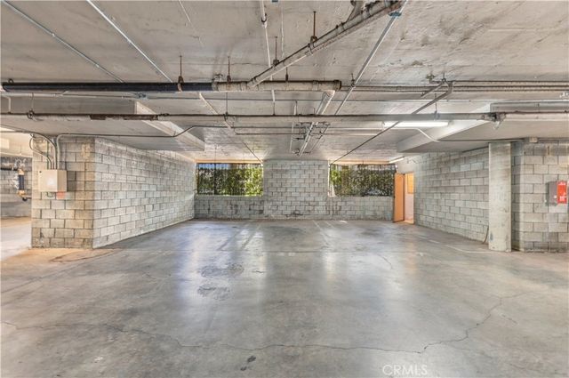 15207 Magnolia Boulevard 119, Sherman Oaks, CA 91403
