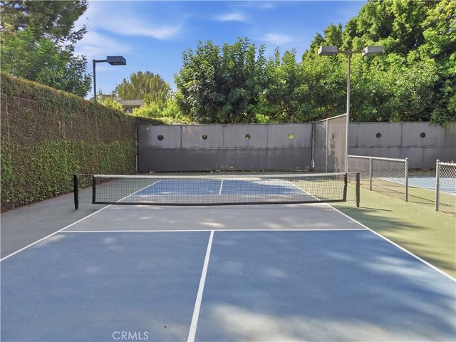 15207 Magnolia Boulevard 119, Sherman Oaks, CA 91403