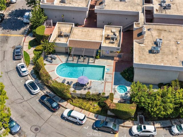 15207 Magnolia Boulevard 119, Sherman Oaks, CA 91403